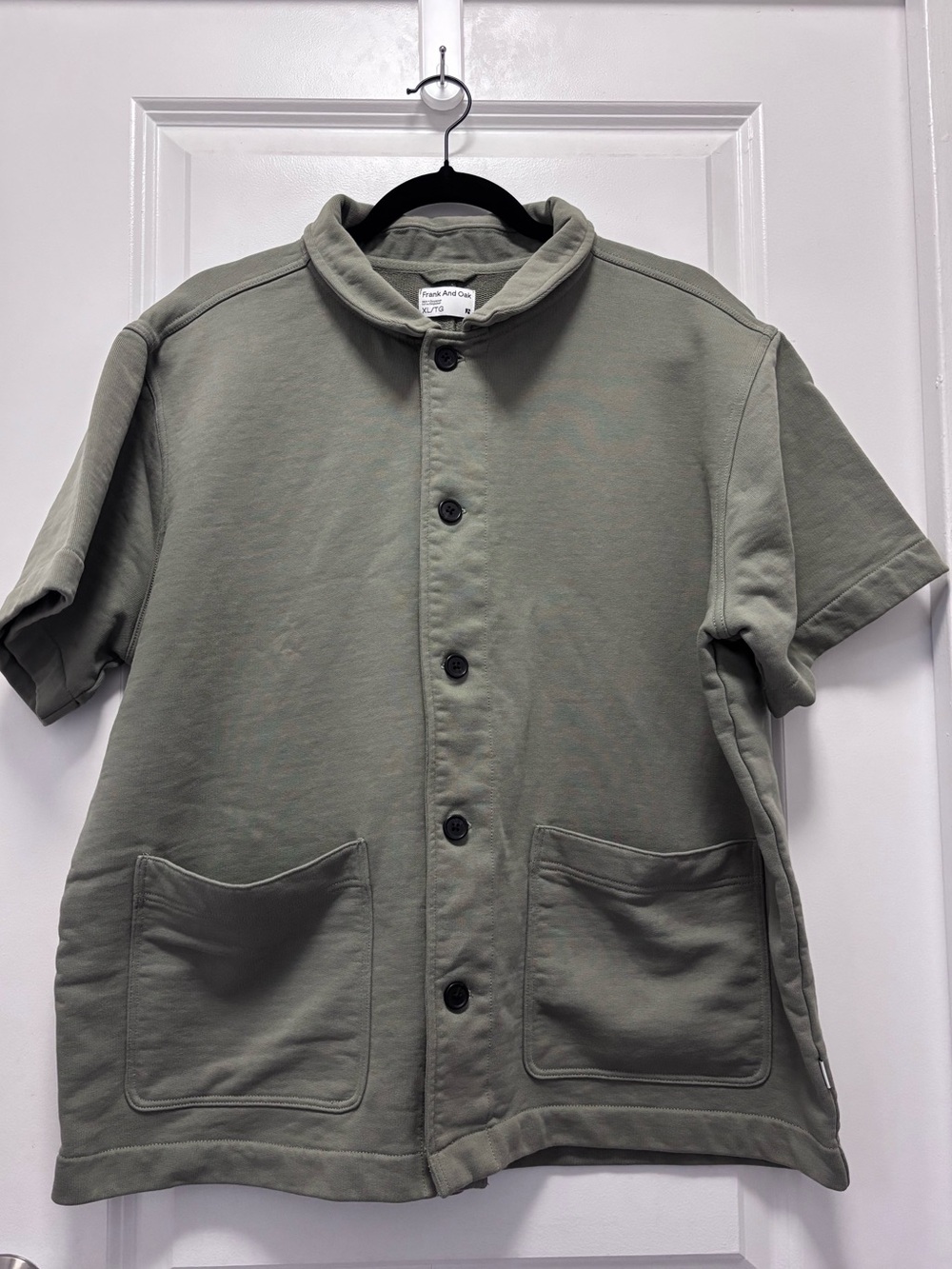Frank & Oak Short-Sleeve Button Jacket in Sage